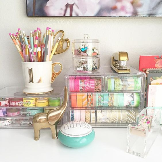 Clear Containers Desk Organization Ideas