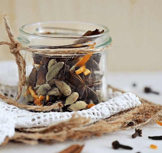 Homemade Mulling Spice in a Jar
