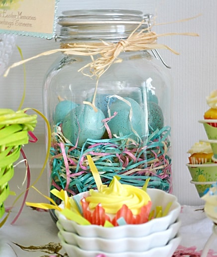 Easter Mason Jar Ideas: Easter Grass and Egg Jar