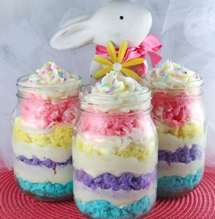 Easter Mason Jar Ideas: Springtime Cupcake in a Jar