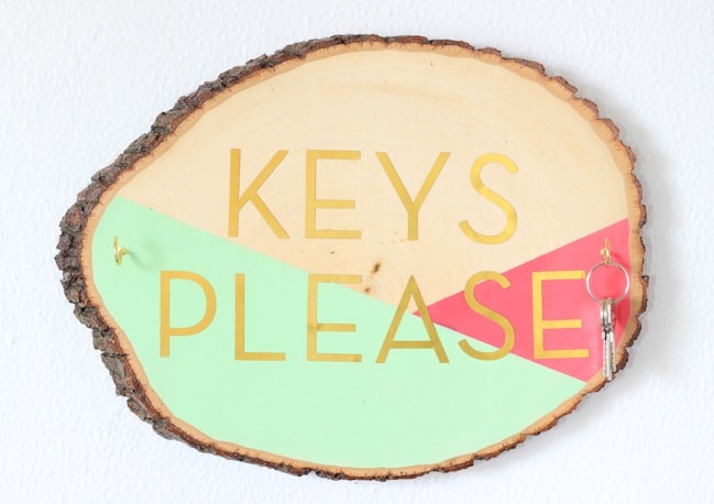 DIY Gifts: Wooden Slab Keyholder