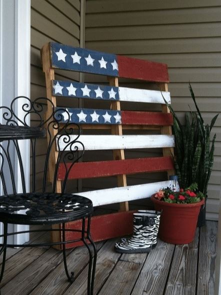 4th Of July Decorations: Pallet Flag