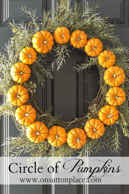 DIY Fall Wreath: Circle Pumpkin Wreath