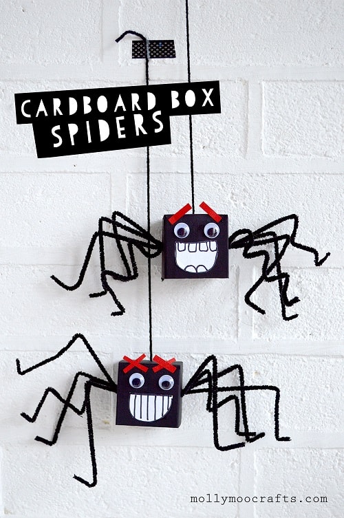 Halloween crafts for kids: Cardboard box spiders