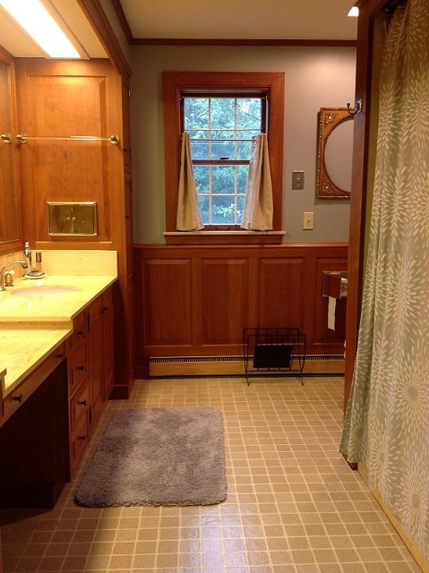 Bathroom remodel ideas: Farmhouse Bathroom Remodel before