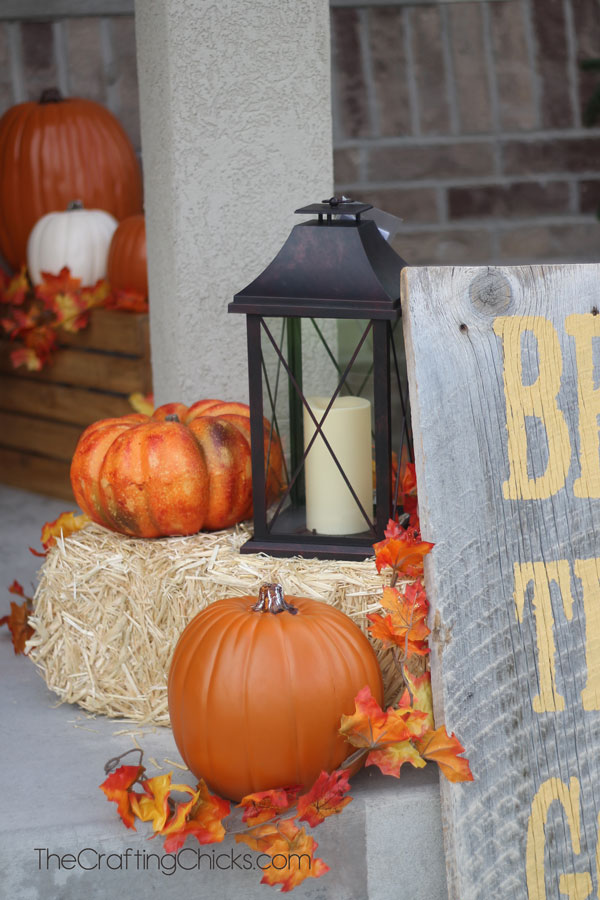 DIY Fall Porch Decorating Ideas: Farmhouse Themed Fall Porch Decor