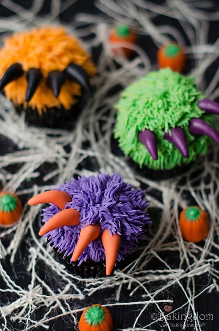 Halloween Cupcake Decorating Ideas: Monster Claw Cupcakes