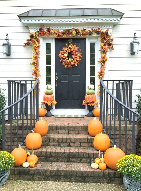 DIY Fall Porch Decorating Ideas: Pumpkin and Leaf Porch Decorating