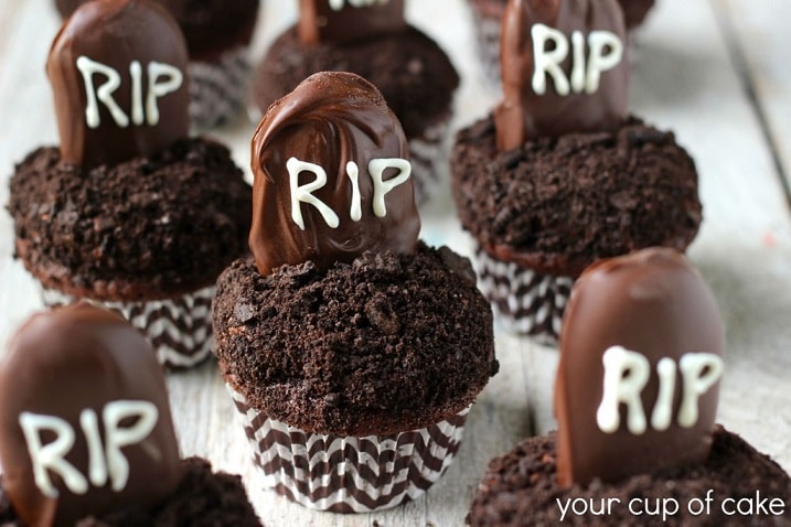 Halloween Cupcake Decorating Ideas: Tombstone Cupcakes