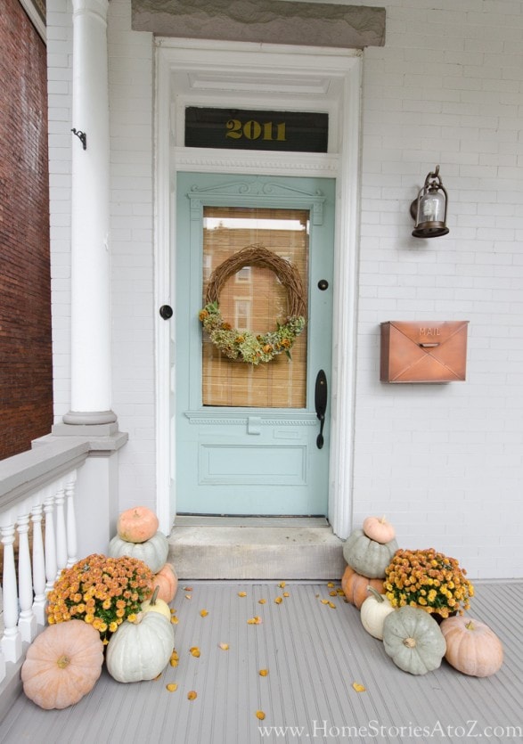 DIY Fall Porch Decorating Ideas: Urban Farmhouse Fall Porch