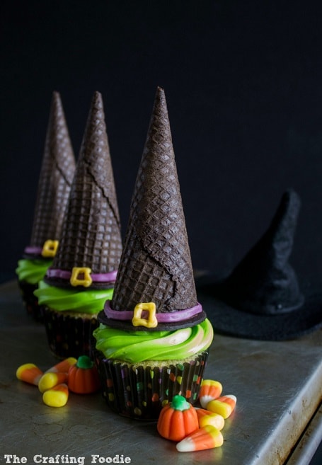 Halloween Cupcake Decorating Ideas: Witch Hat Cupcakes