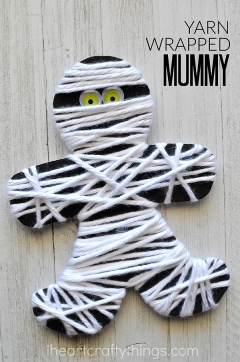 Halloween crafts for kids: Yarn Wrapped Mummy