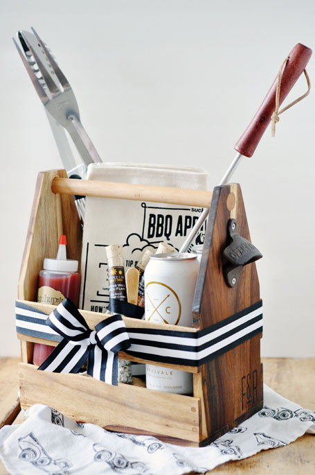 DIY Gift Baskets For Men: BBQ Lovers Gift Basket