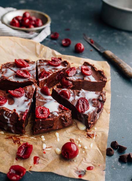 No Bake Christmas Desserts: Chocolate Covered Cherry Fudge