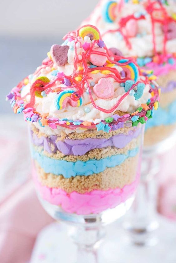 Unicorn desserts: Cotton Candy Unicorn Party Parfaits