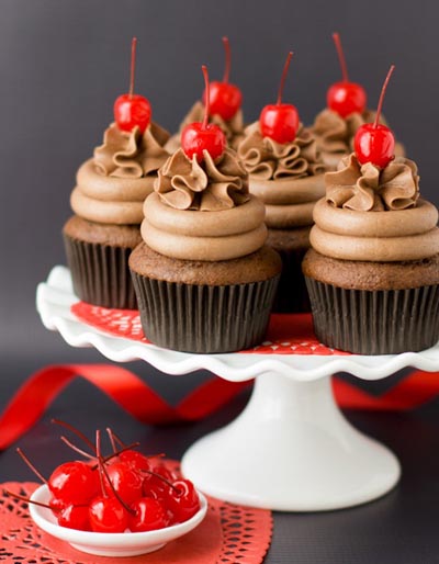Valentines Day Cupcakes and Valentines Desserts: Chocolate Cherry Amaretto Cupcakes