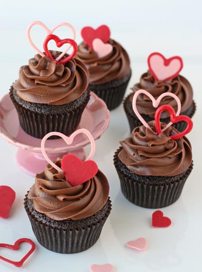 Valentines Day Cupcakes and Valentines Desserts: Chocolate Valentines Heart Cupcakes