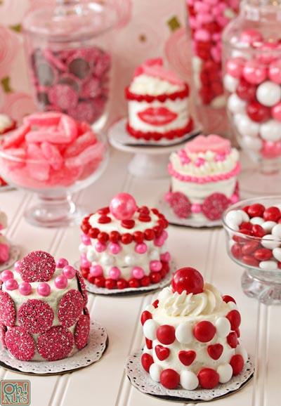 Valentines Day Cupcakes and Valentines Desserts: Easy Valentine’s Day Mini Cakes