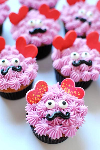 Valentines Day Cupcakes and Valentines Desserts: Love Monster Cupcakes