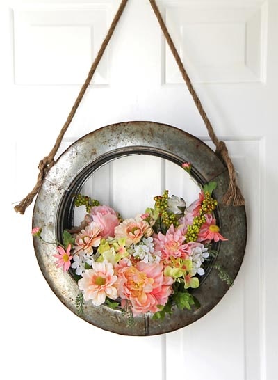 DIY Easter Wreaths: Farmhouse Style DIY Easter Wreath