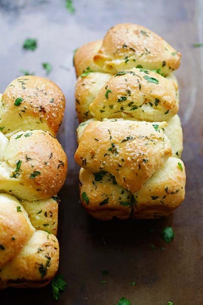 Homemade bread recipes: Pull Apart Garlic Bread