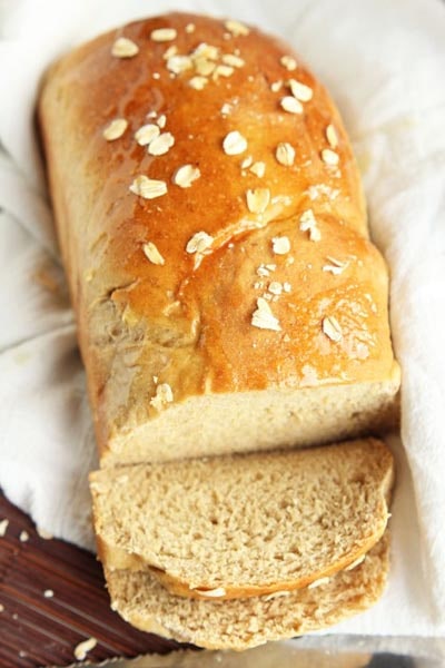 Homemade bread recipes: Whole Wheat Oatmeal Honey Bread