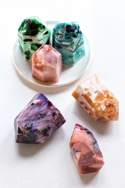 Handmade DIY Gifts For Mom: DIY Gemstone Soaps