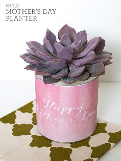 Handmade DIY Gifts For Mom: Simple DIY Mother’s Day Planter Gift