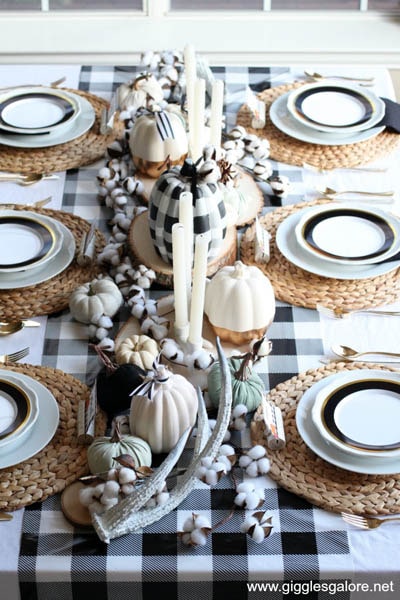 Easy DIY Thanksgiving table setting ideas: Buffalo Plaid Thanksgiving Table Setting