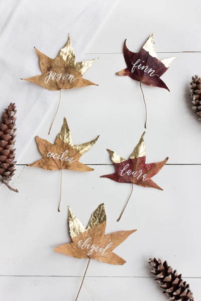 Easy DIY Thanksgiving table setting ideas: DIY Gold Dipped Place Cards