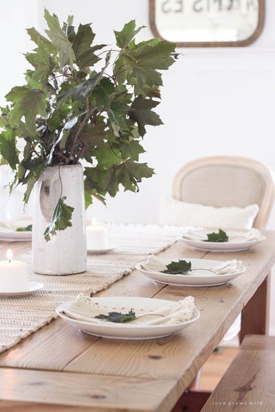 Easy DIY Thanksgiving table setting ideas: Simple Falling Leaves Tablescape