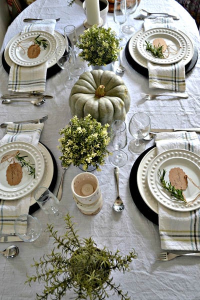 Easy DIY Thanksgiving table setting ideas: Simple Thanksgiving Tablescape