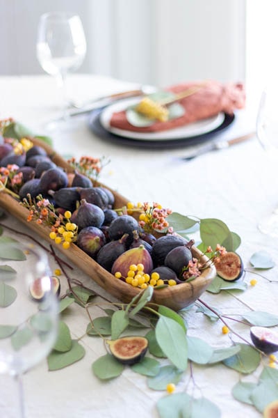 Easy DIY Thanksgiving table setting ideas: Tablescape with Figs